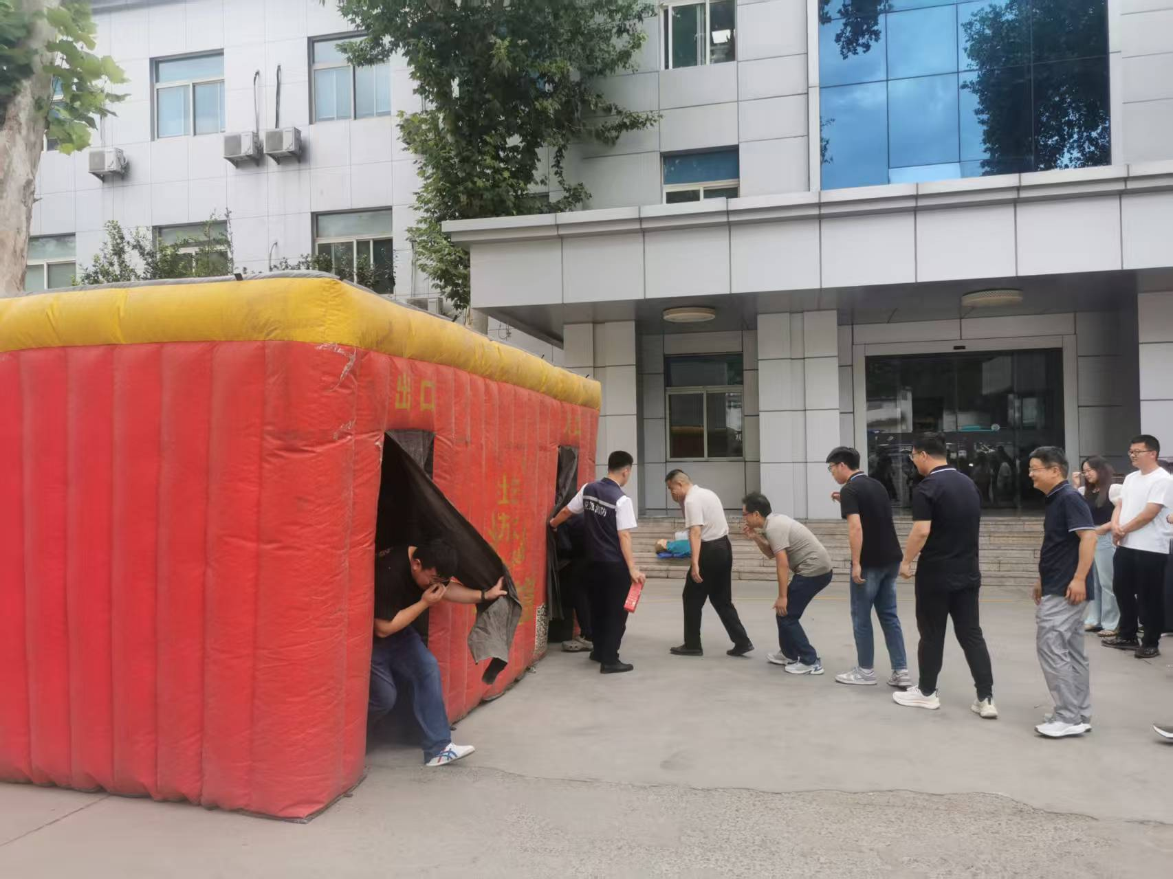 山东水设组织开展2025年“安全生产月”消防知识培训暨应急演练