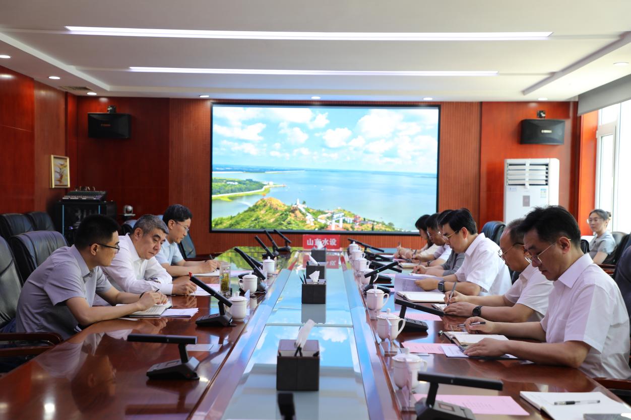 省国资委党委委员、副主任周洪文一行到山东水设调研指导
